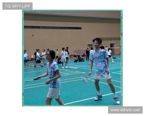 成都羽毛球队在世界锦标赛上的拼搏历程与荣耀时刻分享