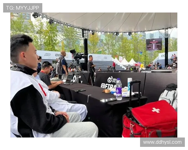 武汉篮球队在大师赛中的灵活性展现与战术调整分析