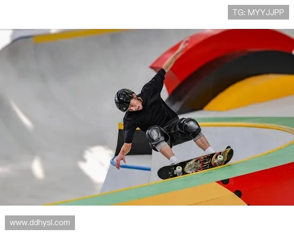 北京滑板队在世界攀岩锦标赛中以95分领先积分榜，展现强大实力